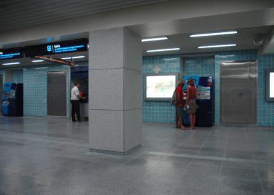 Átrio e bilheteiras da Estação S. Sebastião