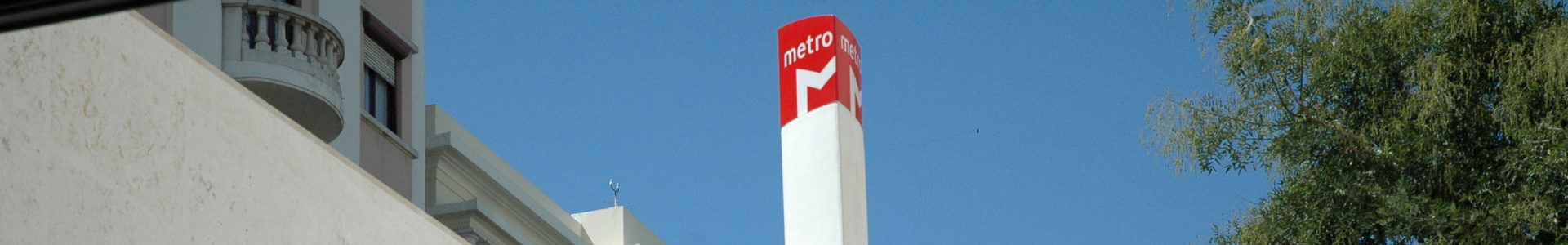 Banner - logotipo do metro sobre a cidade