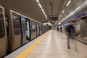 Imagem do cais da estação Olivais, recentemente remodelado