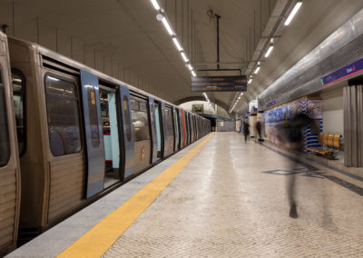 Imagem do cais da estação Olivais, recentemente remodelado