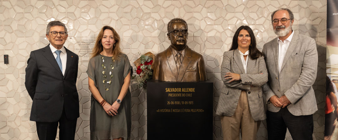 Busto de Salvador Allende na Estação Arroios