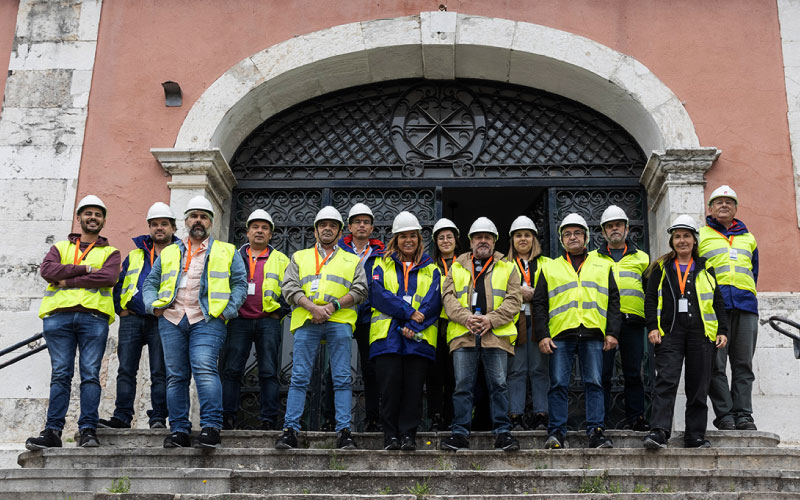 Obras acolhem trabalhadores do metro. Grupos 1 e 2