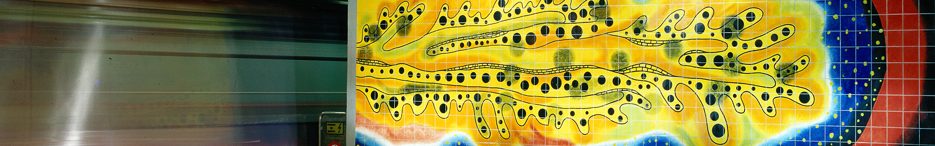 Imagem decorativa com painel da estação Oriente.