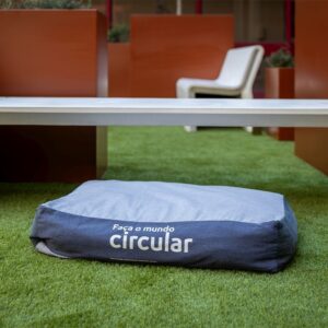 Cama Solidária Grande – Tons Azuis