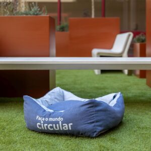 Cama Solidária Média – Tons Azuis