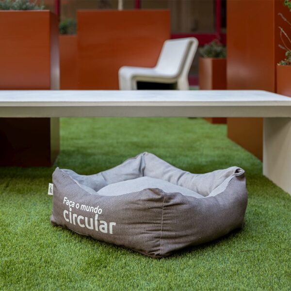 Cama Solidária Média – Tons Cinza