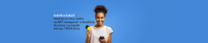 Jovem sorridente segura um telemóvel e um cartão Navegante, sobre um fundo azul. Ao lado, lê-se o texto: "Sub18 e Sub23 – Atualiza os teus dados na APP navegante® e beneficia do passe carregado até aos 19/24 anos."